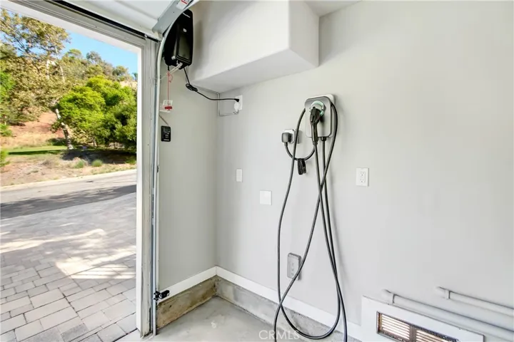 3240 Brace Canyon Road, Burbank, California 91504