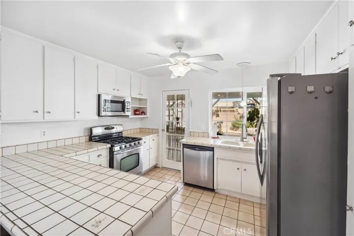 917 Cottonwood Drive, Barstow, California 92311