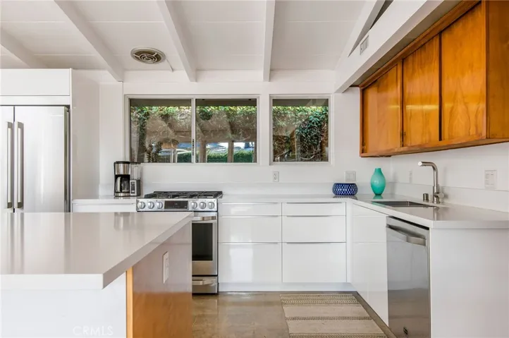7146 E Mezzanine Way, Long Beach, California 90808