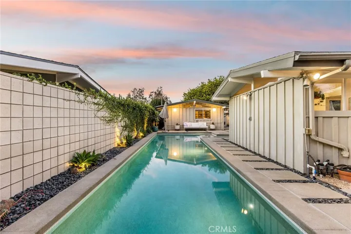7146 E Mezzanine Way, Long Beach, California 90808