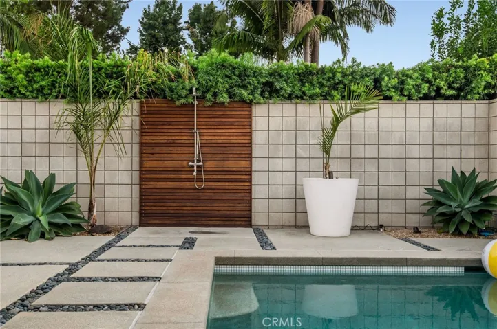 7146 E Mezzanine Way, Long Beach, California 90808