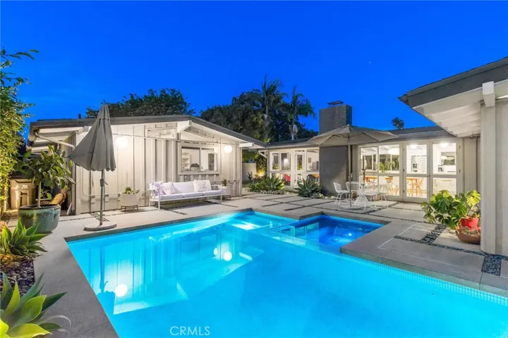 7146 E Mezzanine Way, Long Beach, California 90808