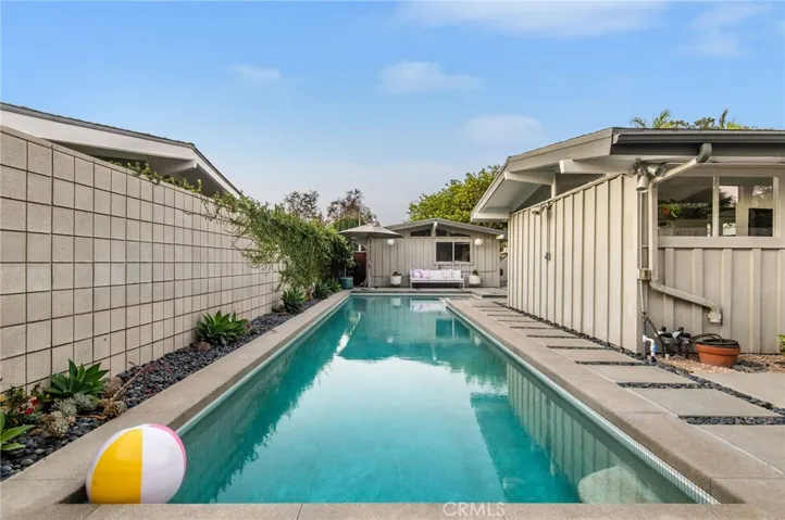 7146 E Mezzanine Way, Long Beach, California 90808
