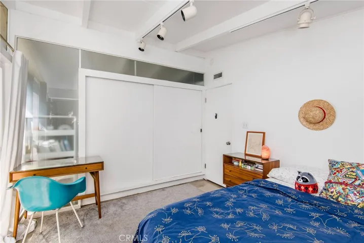 7146 E Mezzanine Way, Long Beach, California 90808