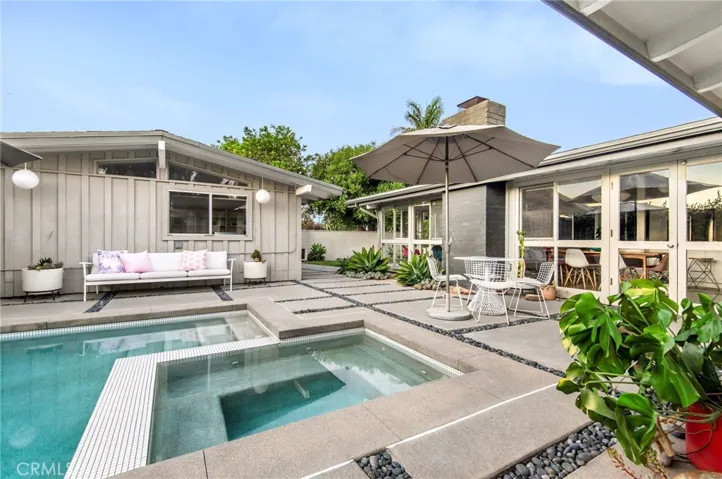 7146 E Mezzanine Way, Long Beach, California 90808