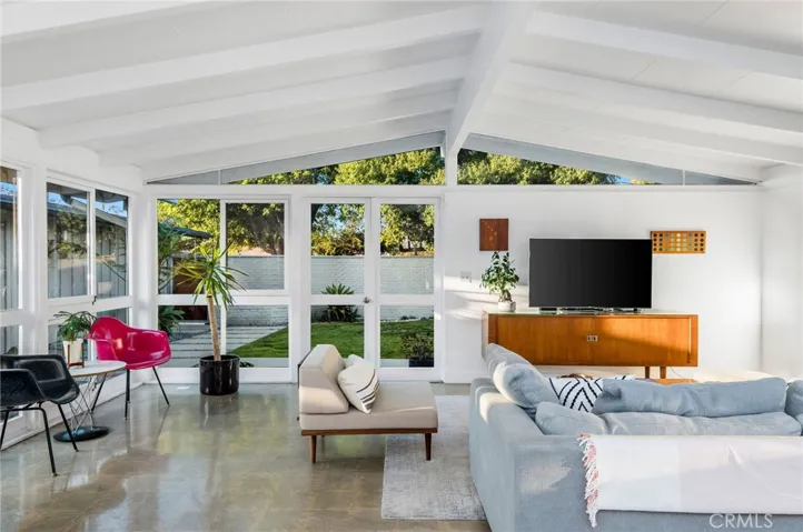 7146 E Mezzanine Way, Long Beach, California 90808