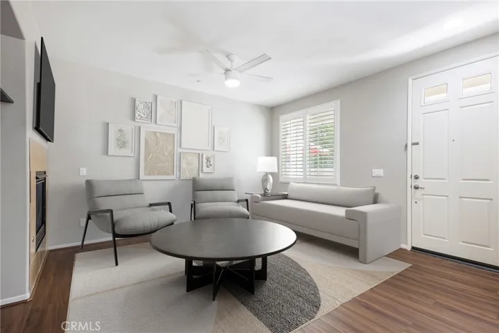 Family Room 
Virtually Staged