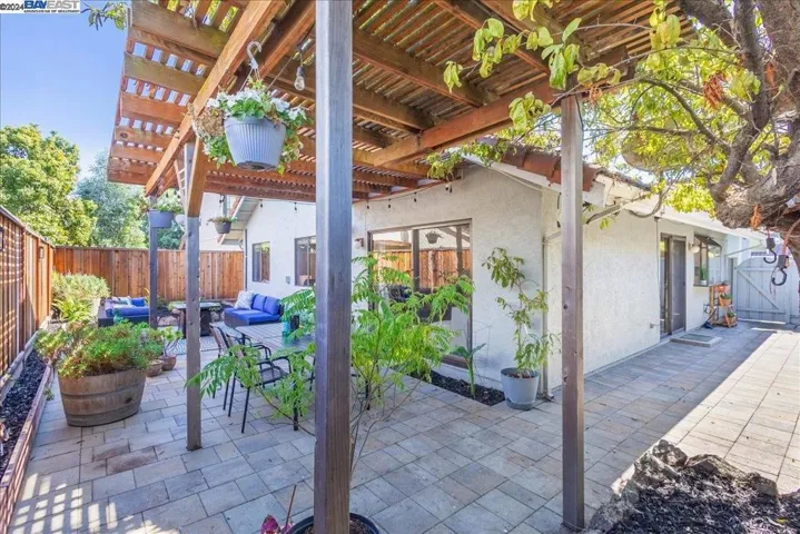 32927 Oakdale St, Union City, California 94587