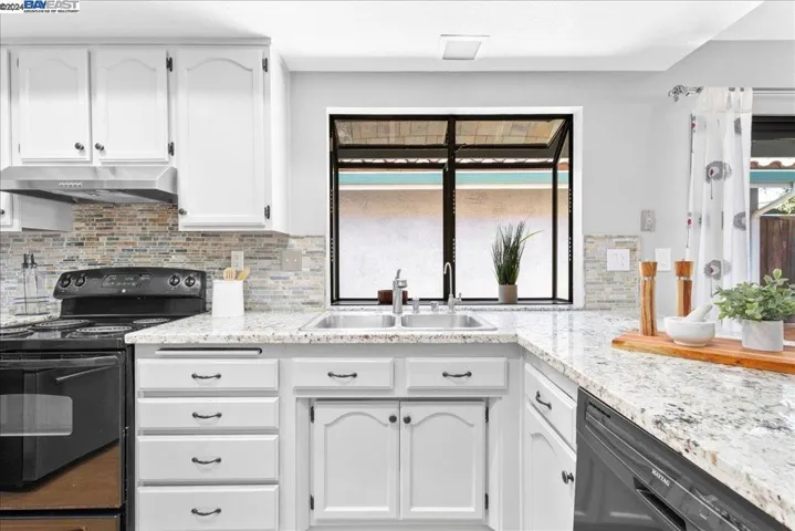 32927 Oakdale St, Union City, California 94587