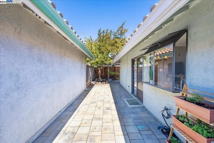 32927 Oakdale St, Union City, California 94587