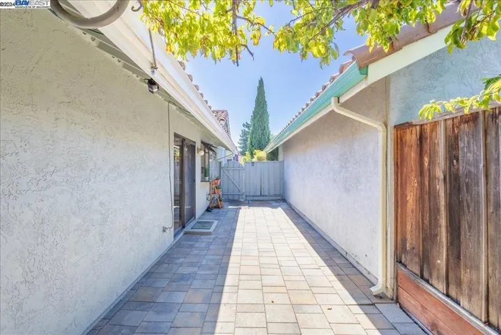32927 Oakdale St, Union City, California 94587