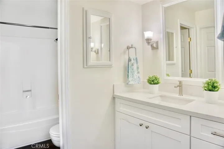 Full bath downstairs with tub