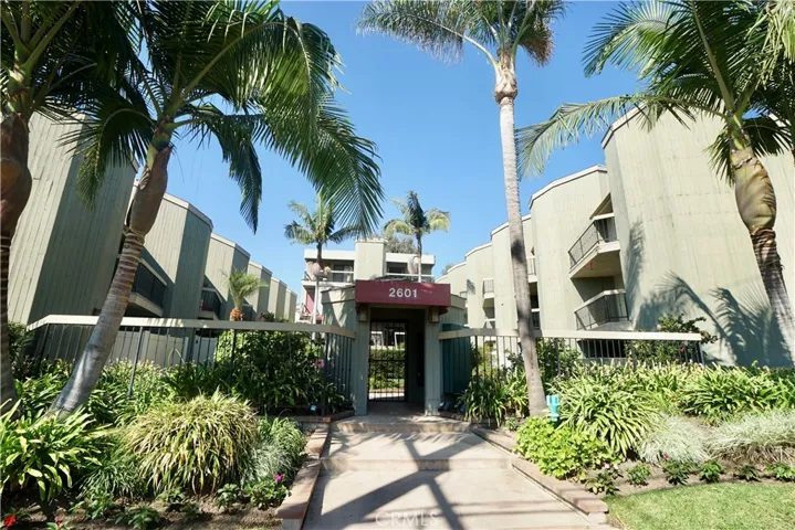 2601 E 19th Street 18, Signal Hill, California 90755
