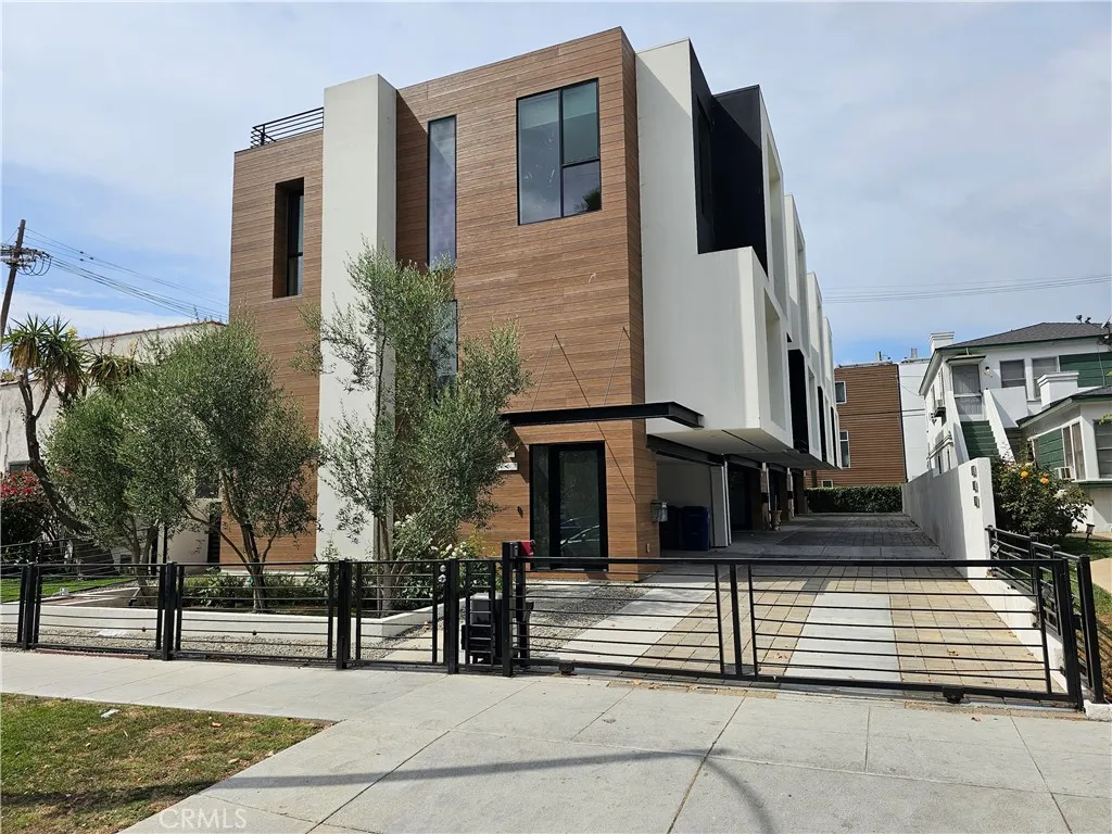 809 N Detroit Street, Los Angeles, California 90046 home-pic-1