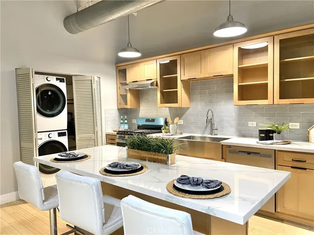 530 Molino Street 102, Los Angeles, California 90013