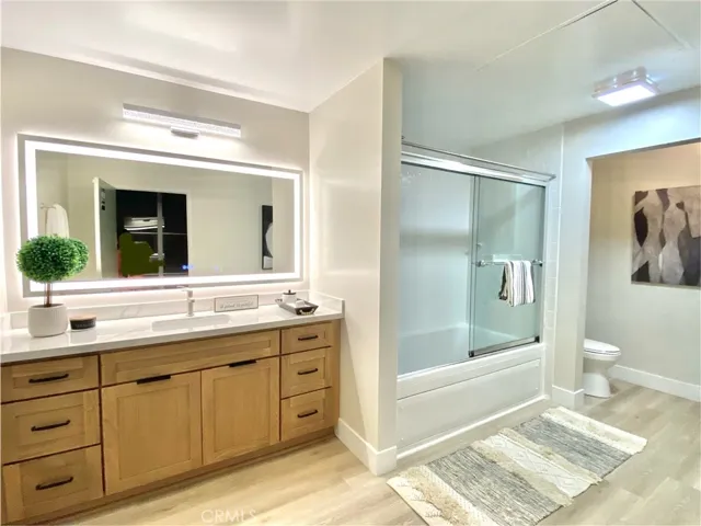 530 Molino Street 102, Los Angeles, California 90013