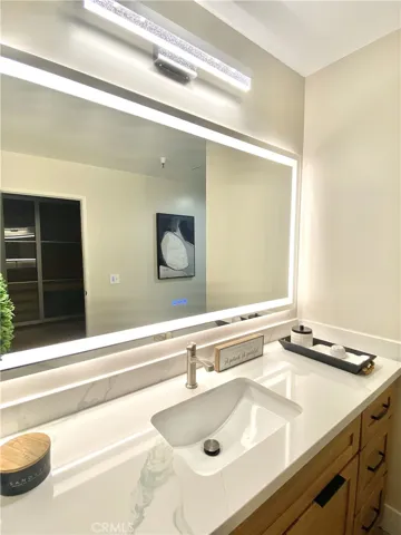 530 Molino Street 102, Los Angeles, California 90013