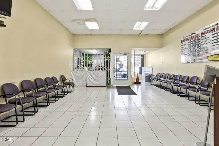 8-web-or-mls-UpmarketMedia-106E5-6