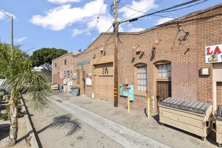 14-web-or-mls-UpmarketMedia-106E5-23