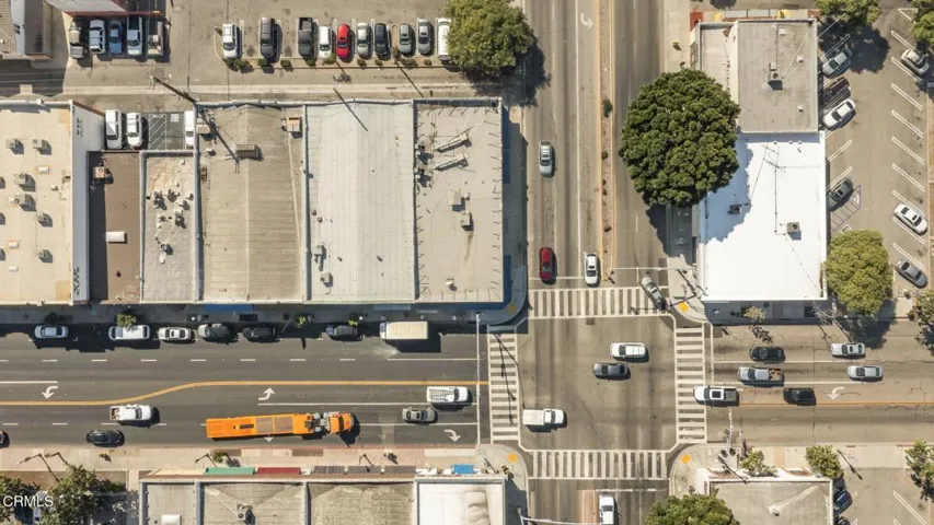 31-web-or-mls-UpmarketMedia-106E5-aer-7