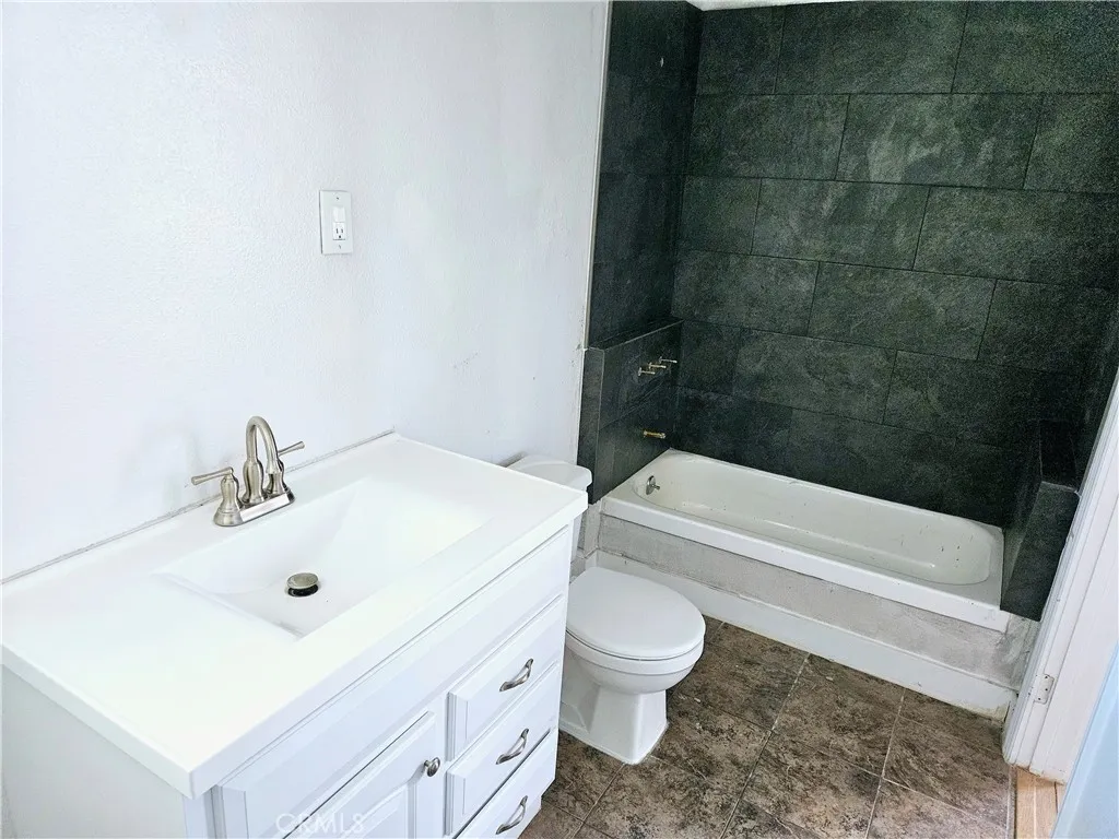70995 Indian Trail, 29 Palms, California 92277 home-pic-5