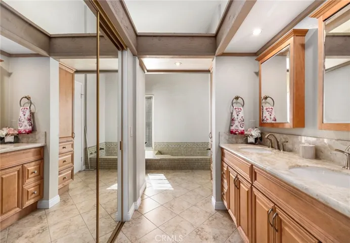 Maste suite bathroom all newer marble countertops and walk in closet!