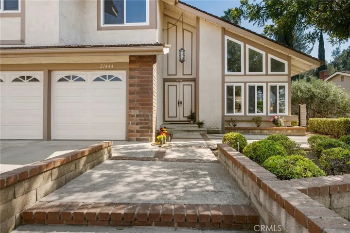 STATELY EXTERIOR YET LOW MAINTAINCE