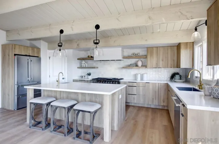4327 Valle Dr., La Mesa, California 91941