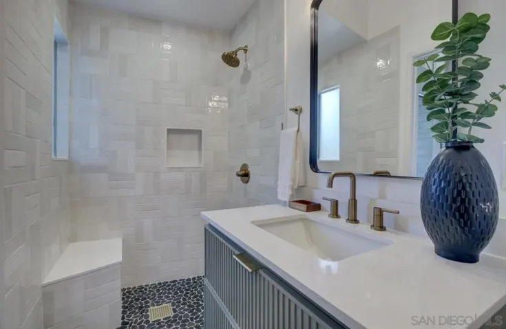 4327 Valle Dr., La Mesa, California 91941