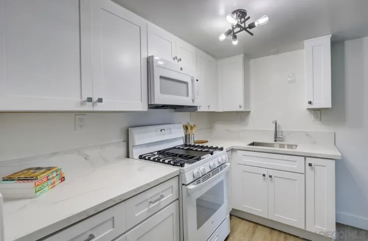 4327 Valle Dr., La Mesa, California 91941