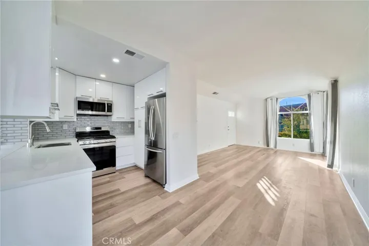Cascading light w/ Western Views; high ceilings