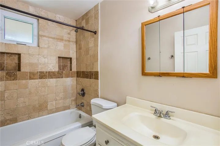 74644 Leslie Avenue, Palm Desert, California 92260
