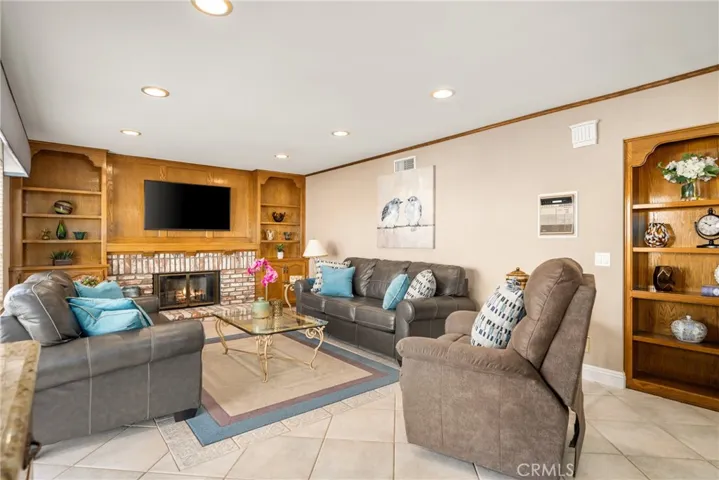 20415 Via Cristal, Yorba Linda, California 92886