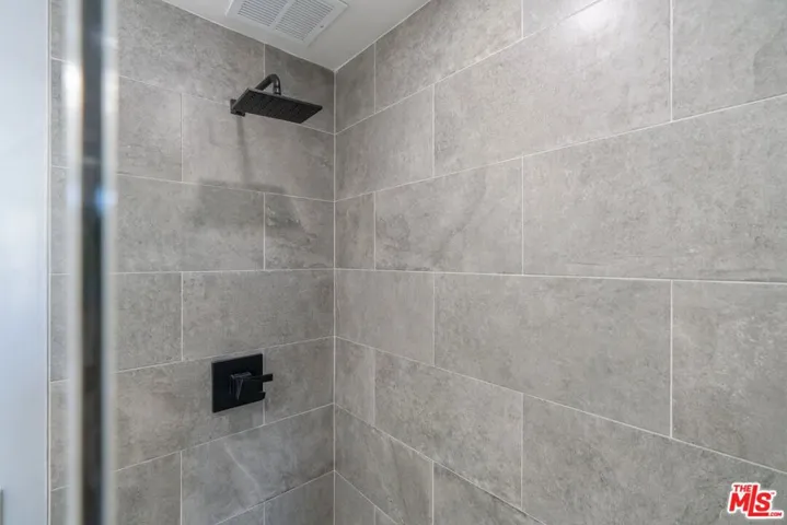315 E 8th Street 201, Los Angeles, California 90014