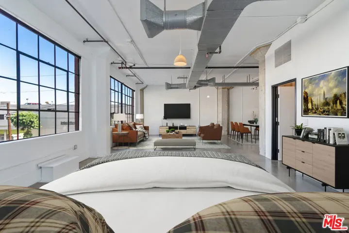 315 E 8th Street 201, Los Angeles, California 90014