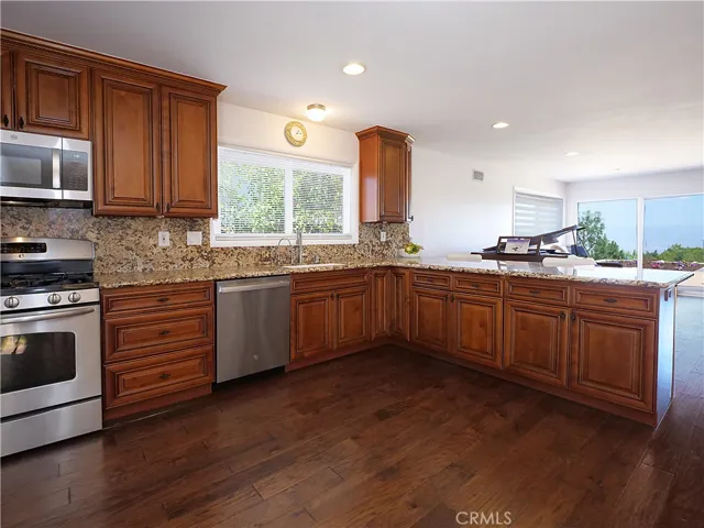 6125 Monero Drive, Rancho Palos Verdes, California 90275