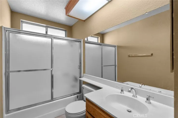 Bathroom 2- upstairs