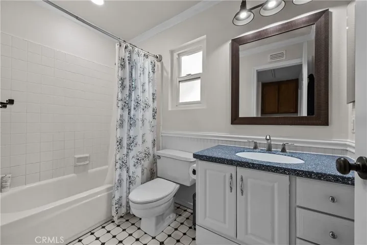 21906 Jeffers Lane, Saugus, California 91350