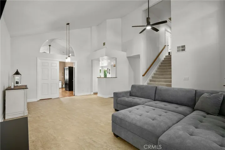 21906 Jeffers Lane, Saugus, California 91350