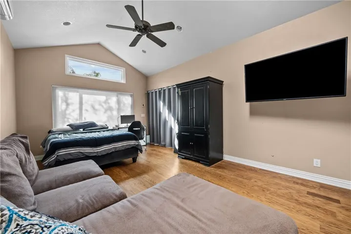 21906 Jeffers Lane, Saugus, California 91350