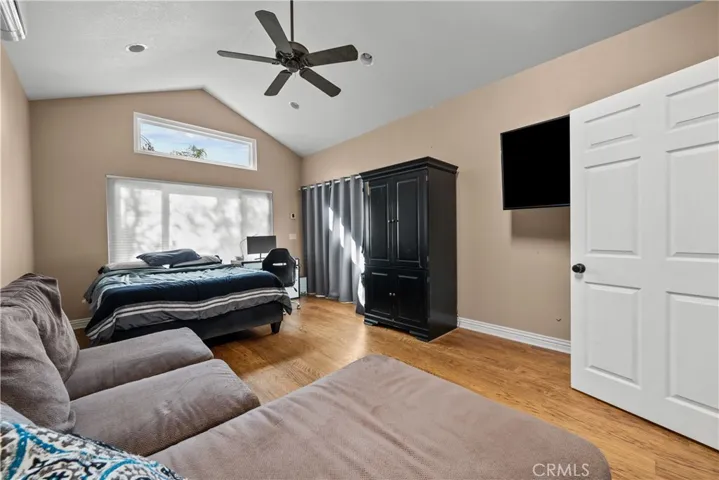 21906 Jeffers Lane, Saugus, California 91350