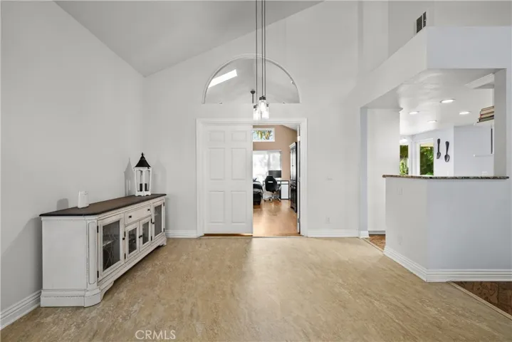 21906 Jeffers Lane, Saugus, California 91350
