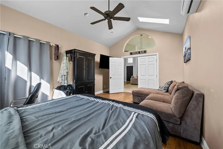 21906 Jeffers Lane, Saugus, California 91350