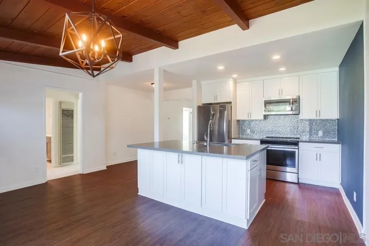 1760 Pacific Beach Dr, San Diego, California 92109