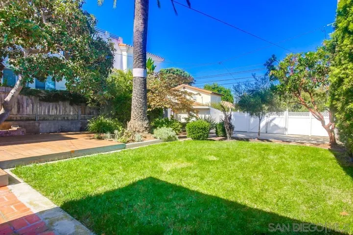 1760 Pacific Beach Dr, San Diego, California 92109