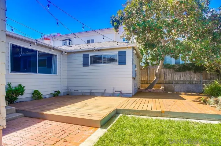 1760 Pacific Beach Dr, San Diego, California 92109
