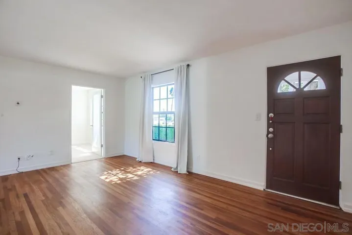 1760 Pacific Beach Dr, San Diego, California 92109