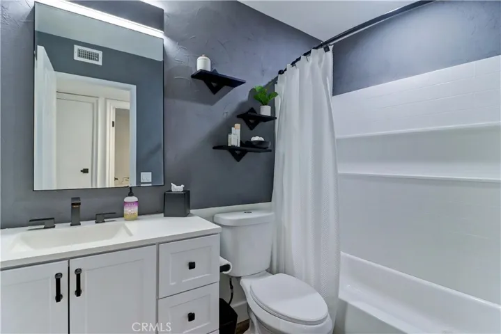 Hall - Full bathroom.