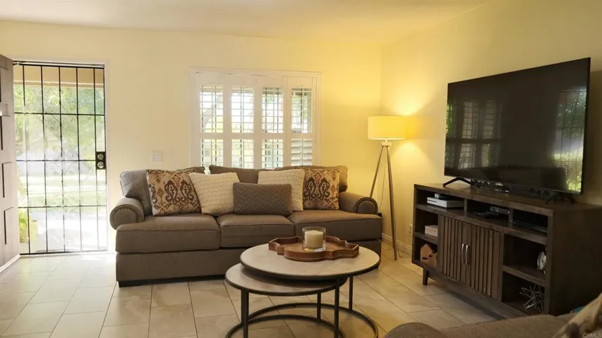 8323 Panorama Ridge Ct, Spring Valley, California 91977