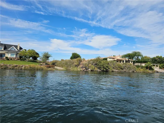 Vacant land in between two beautiful properties